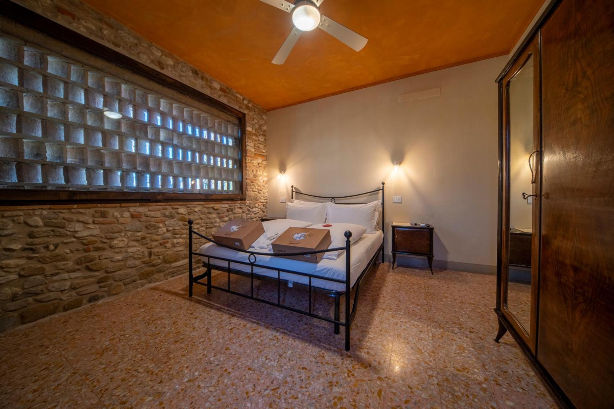 Agriturismo Podere Tovari Ангьяри Экстерьер фото