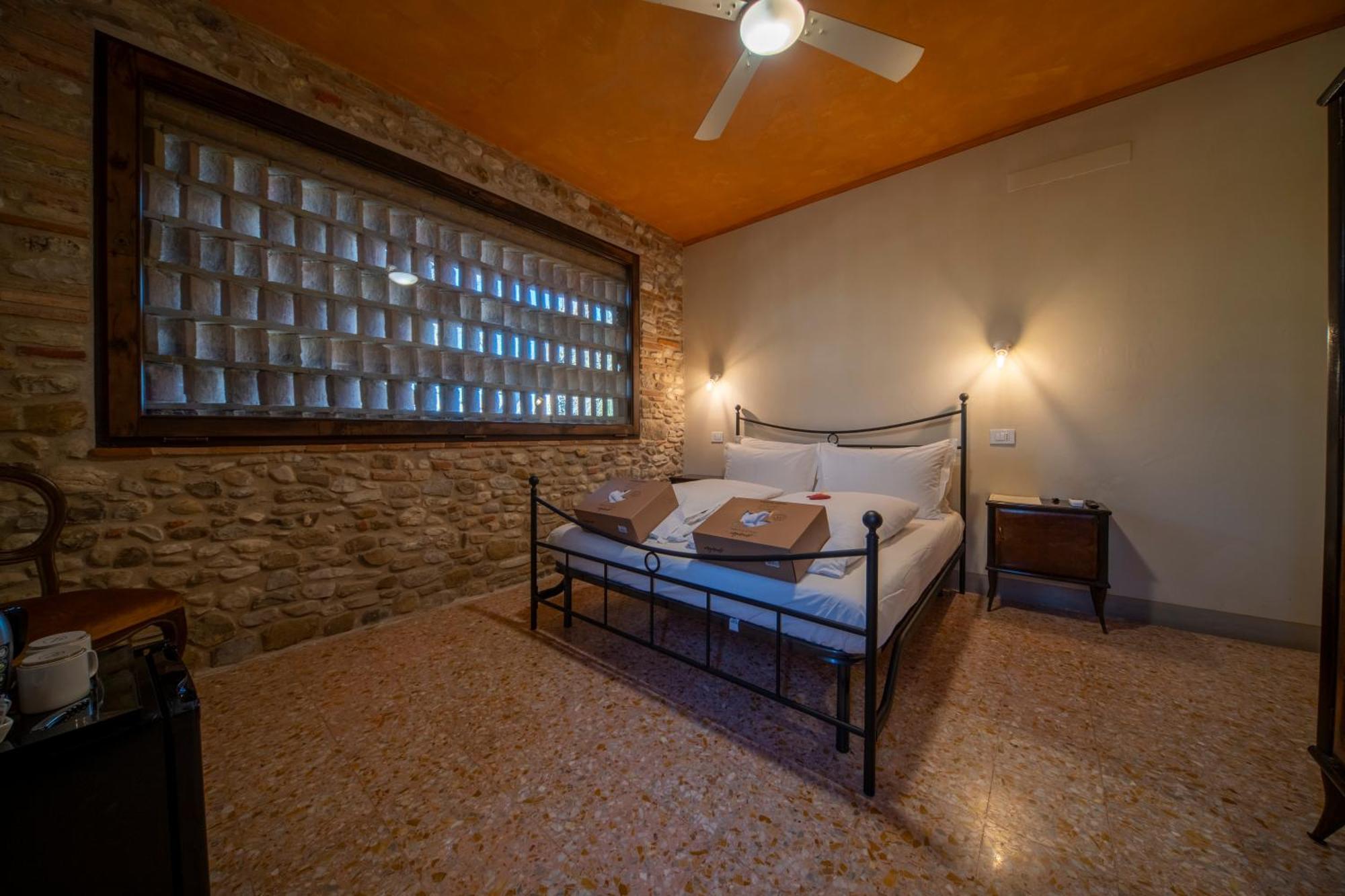Agriturismo Podere Tovari Ангьяри Экстерьер фото