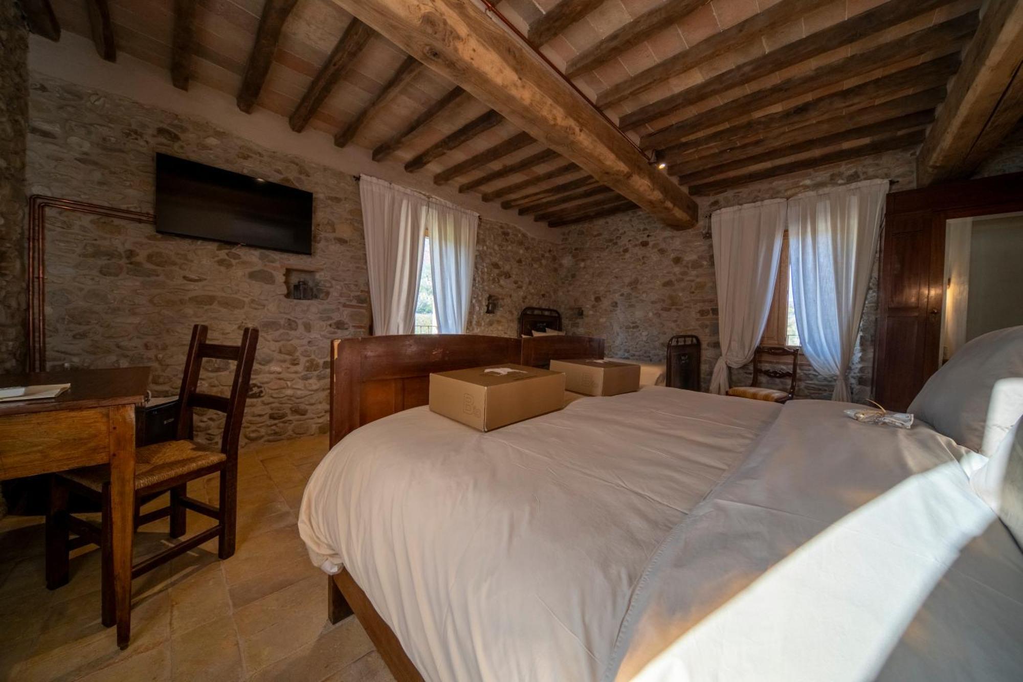 Agriturismo Podere Tovari Ангьяри Экстерьер фото