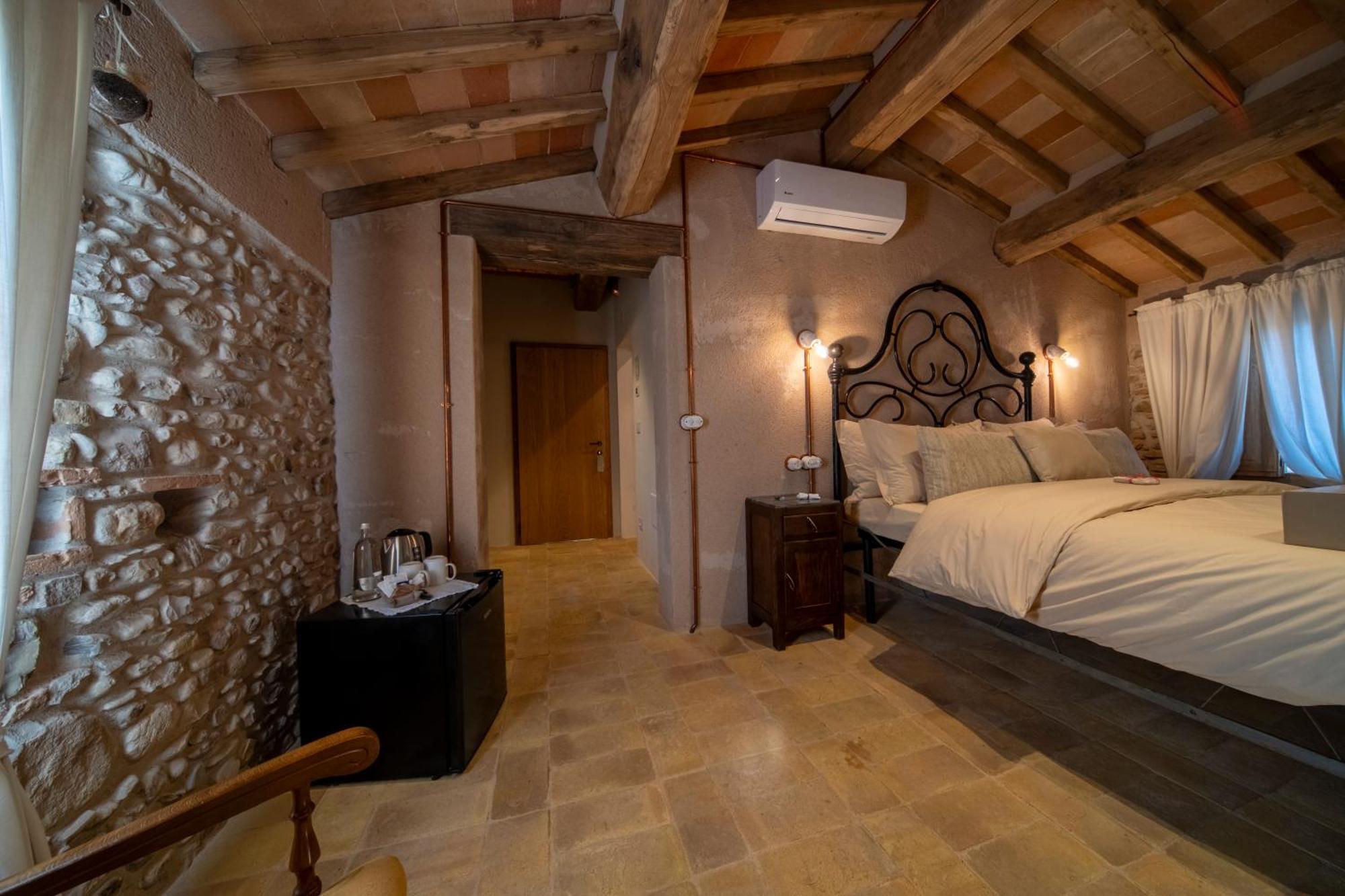 Agriturismo Podere Tovari Ангьяри Экстерьер фото