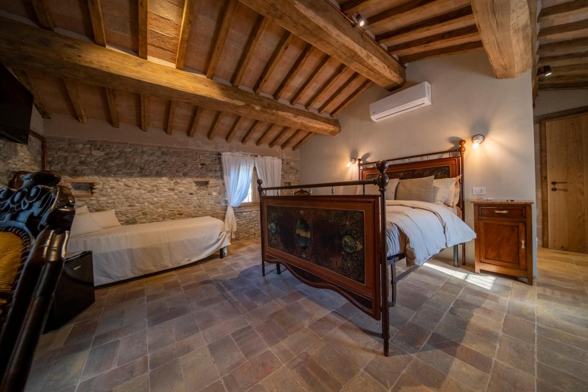 Agriturismo Podere Tovari Ангьяри Экстерьер фото