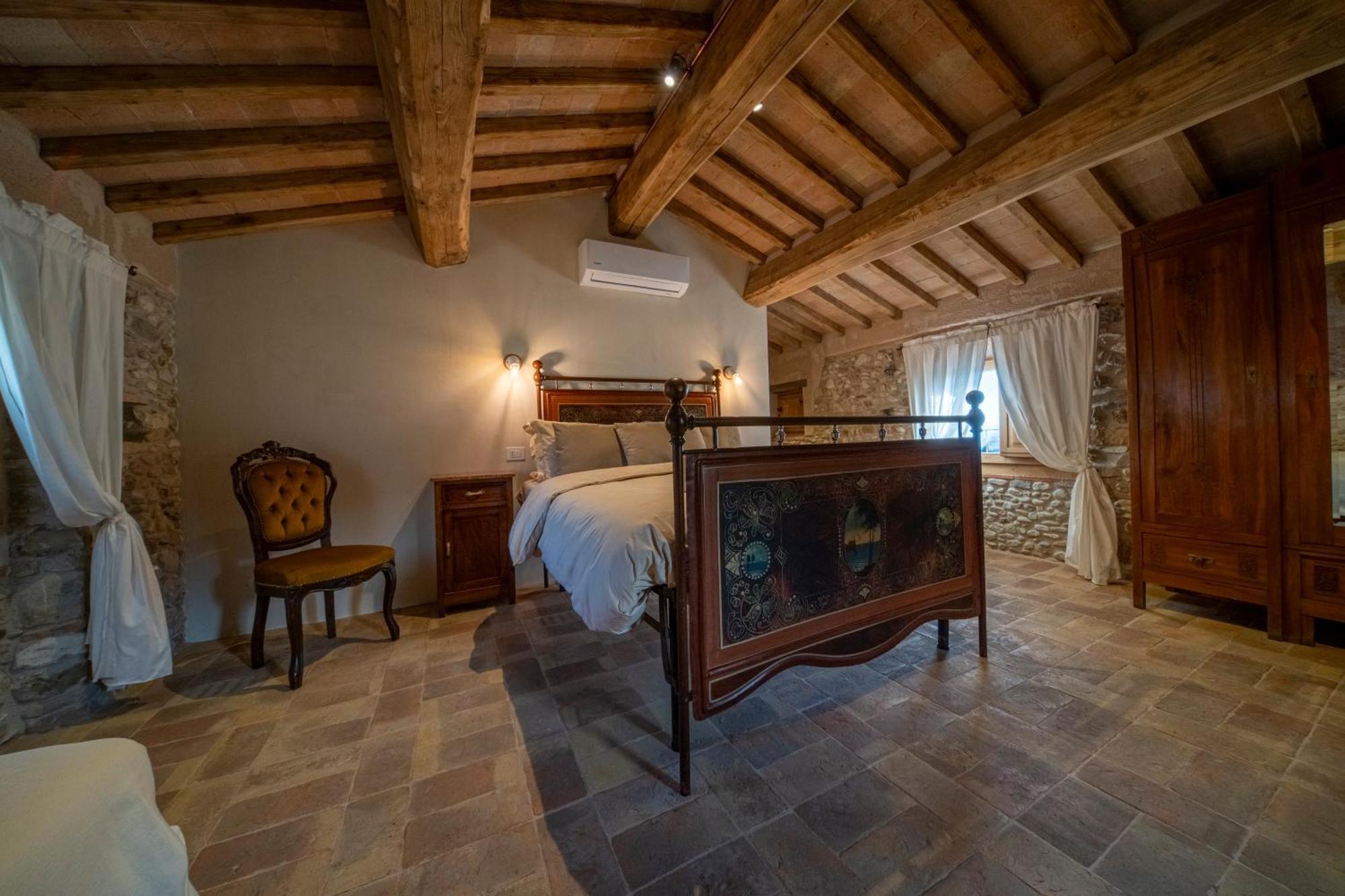 Agriturismo Podere Tovari Ангьяри Экстерьер фото