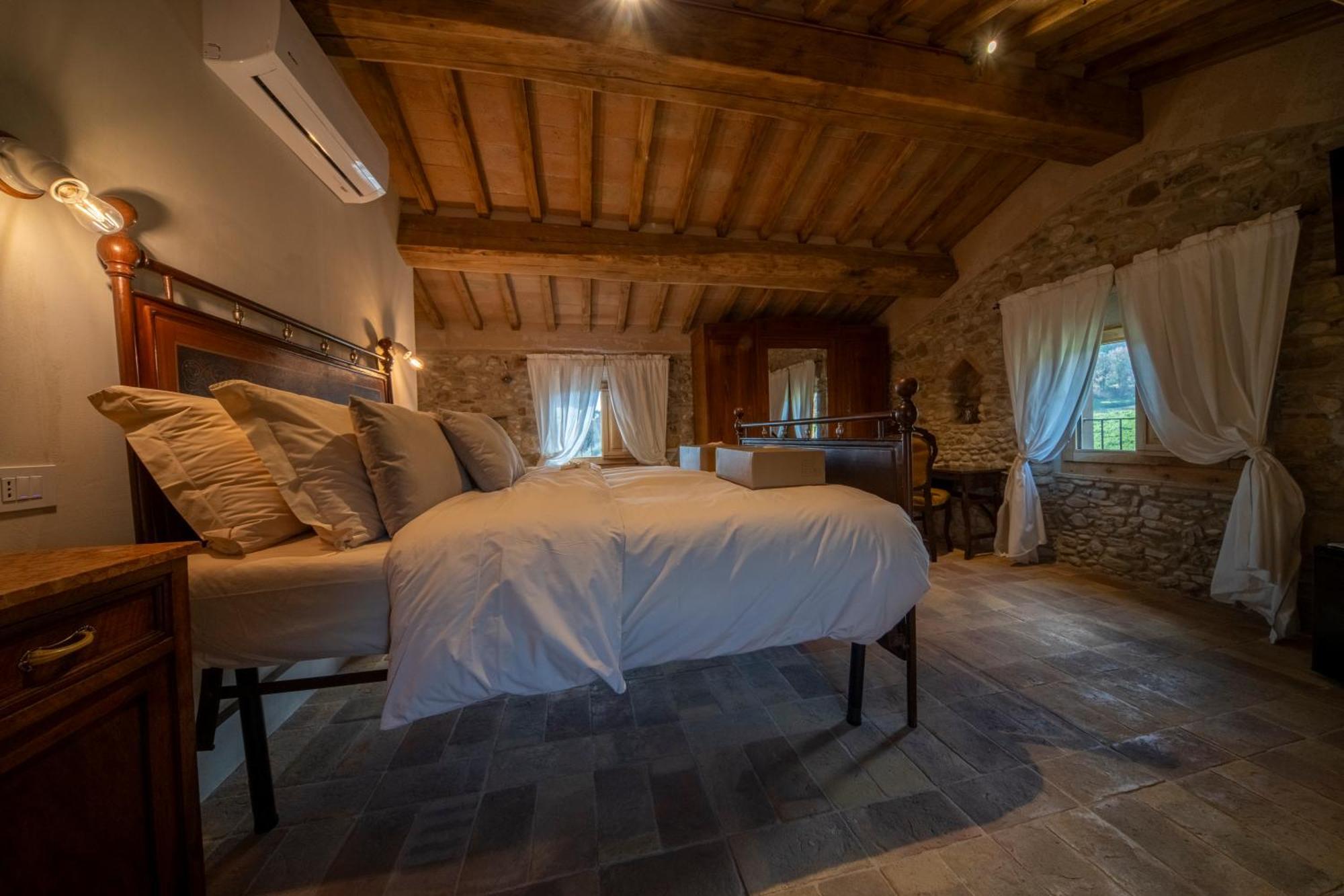 Agriturismo Podere Tovari Ангьяри Экстерьер фото