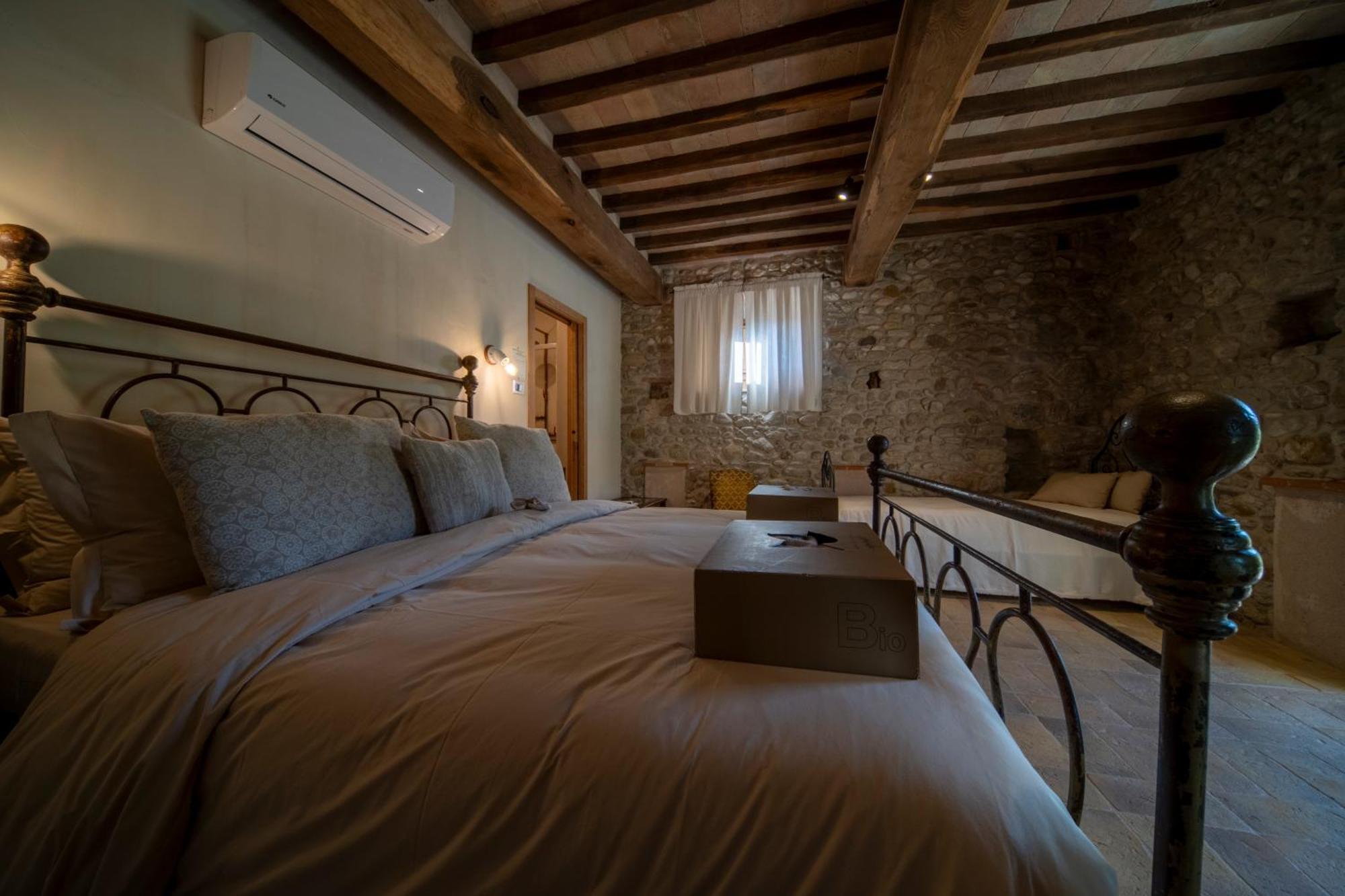 Agriturismo Podere Tovari Ангьяри Экстерьер фото