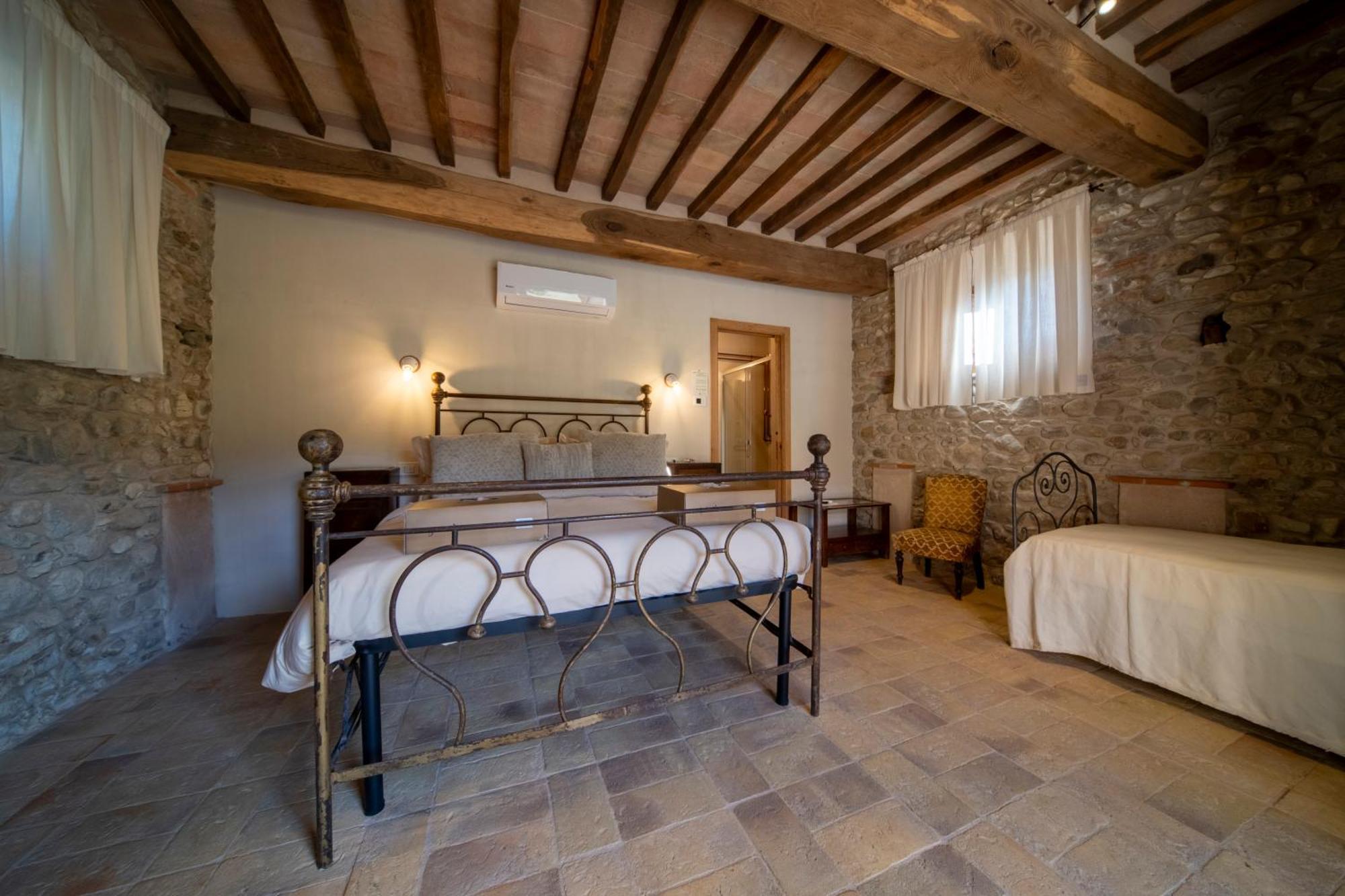 Agriturismo Podere Tovari Ангьяри Экстерьер фото