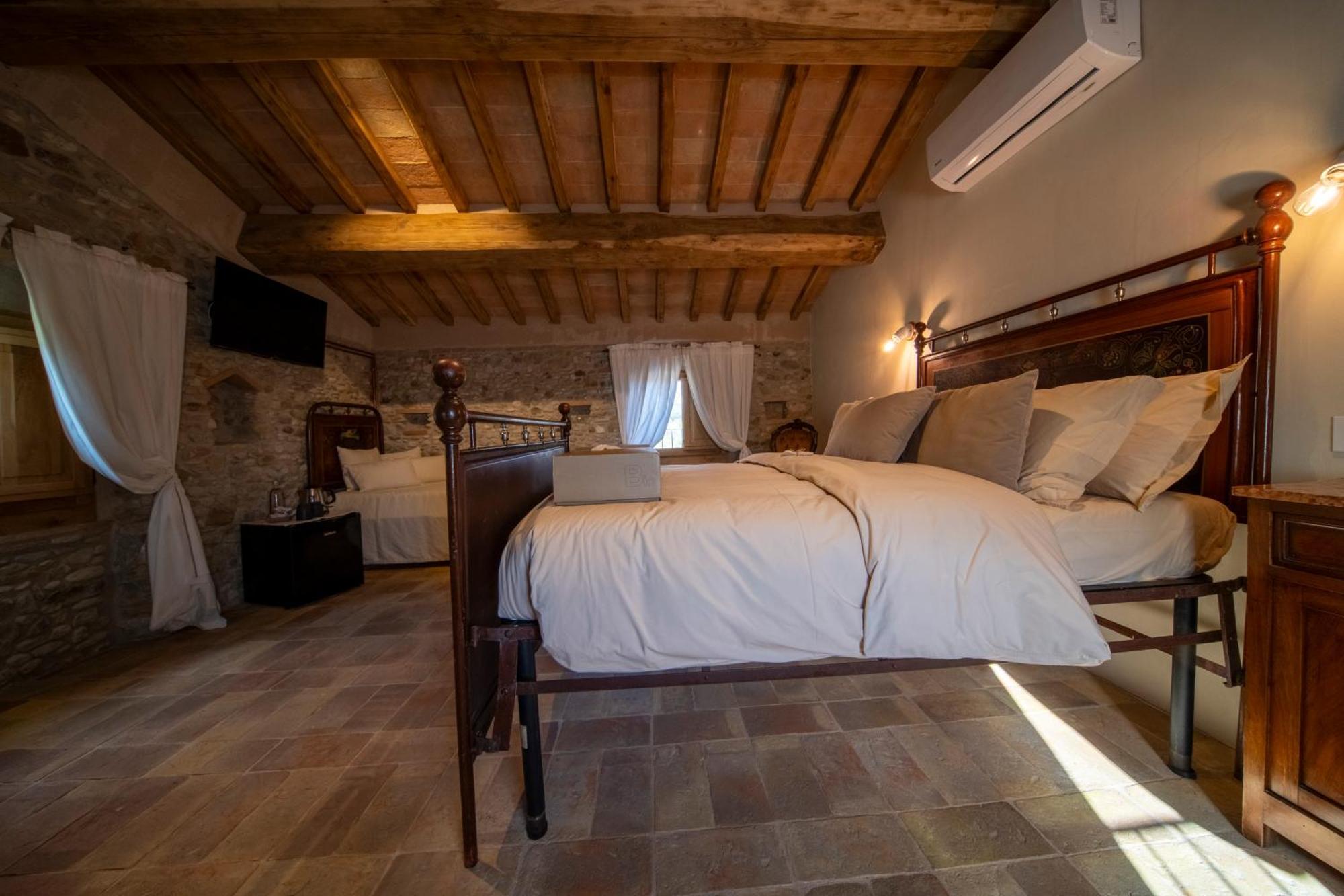 Agriturismo Podere Tovari Ангьяри Экстерьер фото