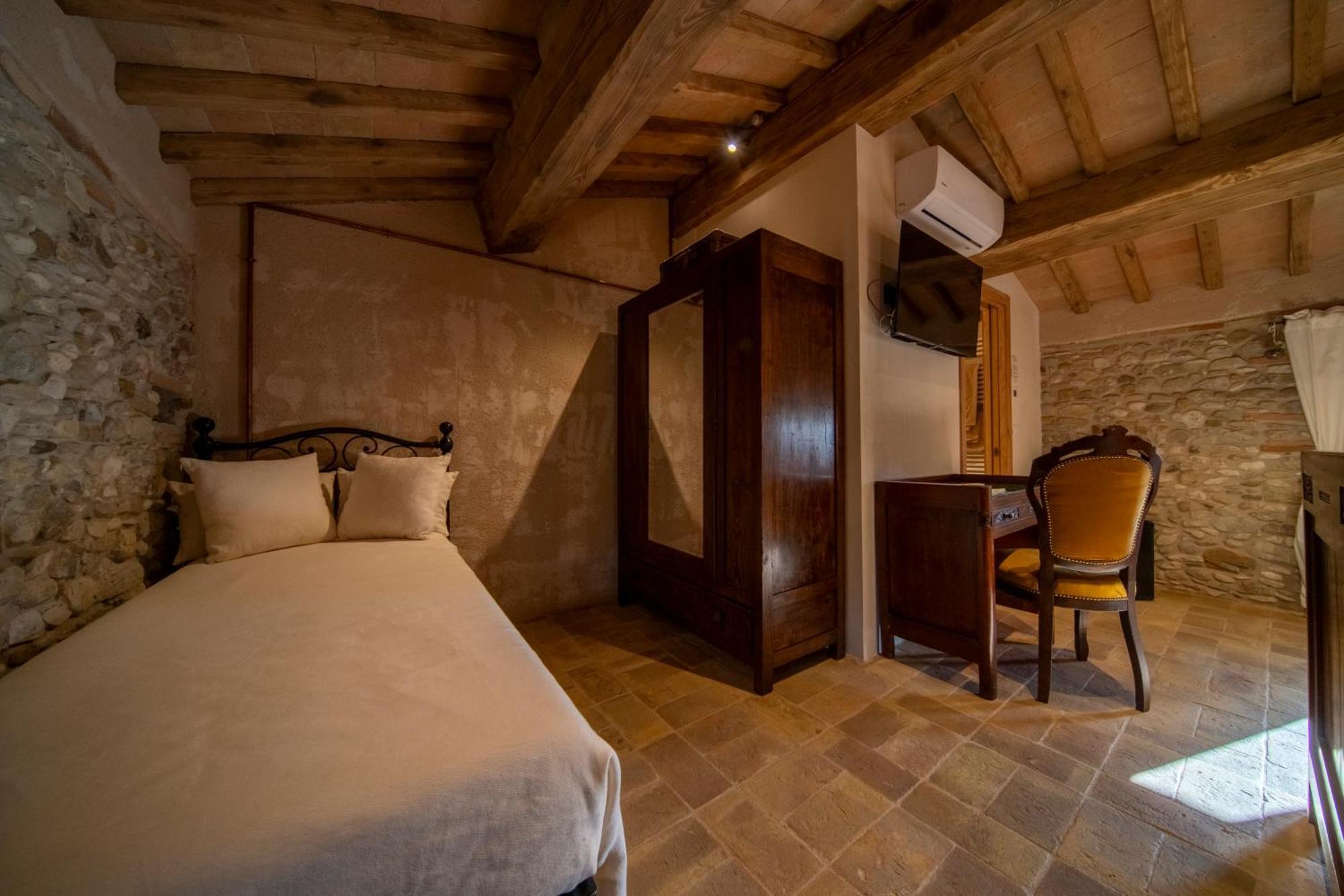 Agriturismo Podere Tovari Ангьяри Экстерьер фото